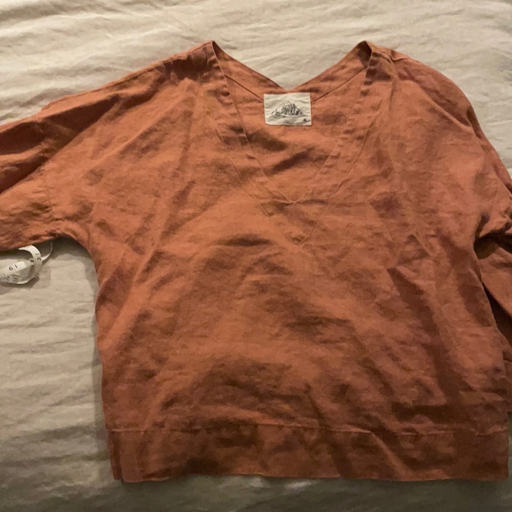 Sugar candy mountain linen v neck top